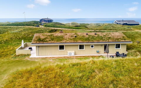 Pinja - 400M from the Sea: Maison, Toit, Domicile, Chalet, Cabanon, Batiments Jardin, Siding, Cour, Cabane En Rondins, Cabane