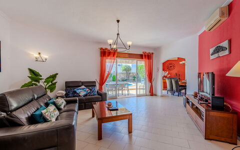 Paulo - Vip Properties: Sol, Meubles, Sol, Appartement, Plafond, Chaise, Salon, Canapé, Plante D'Appartement