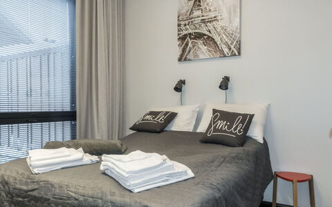 Cranberry C4: Meubles, Lit, Design Intérieur, Chambre, Mur, Drap De Lit, Literie, Sol, Pièce, Sol
