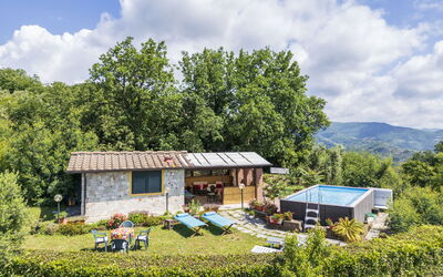 La Casa Di Elda, Holiday Home With Pool, Uzzano, T