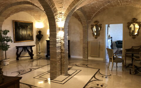 Luxury Villa Con Spa e Panorama a 40 Min Da Roma: Plante, Art, Bâtiment, Chaise, Plante D'Appartement, Plafond, Cadre, Maison, Arcade, Voûte