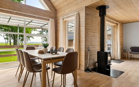 Månviva - 150M to the Fjord: Bleu, Arbuste, Chalet, Couverture De Sol, Jardin, Biens, Ombre, Aménagement Paysager, Ferme, Eco Hôtel