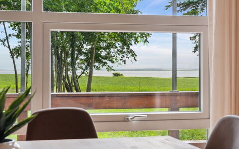 Månviva - 150M to the Fjord: Bleu, Arbuste, Chalet, Couverture De Sol, Jardin, Biens, Ombre, Aménagement Paysager, Ferme, Eco Hôtel