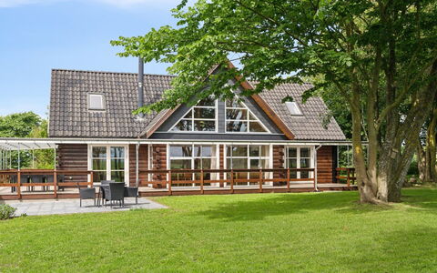 Månviva - 150M to the Fjord: Bleu, Arbuste, Chalet, Couverture De Sol, Jardin, Biens, Ombre, Aménagement Paysager, Ferme, Eco Hôtel