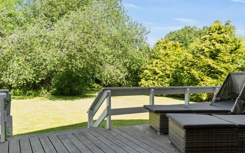 Alruna - 350M from the Sea: Herbe, Vert, Maison, Chalet, Prairie, Zone Rurale, Écorégion, Paysage, Lot Terre, Arbuste