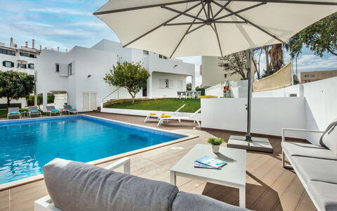 Lima - Vip Properties: L'Eau, Plante, Ciel, Propriété, Jour, Bâtiment, Piscine, Bleu Azur, Bleu, Arbre