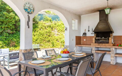 Dalia: Meubles, Chaise, Table, Table Cuisine Et Salle A Manger, Mobilier De Jardin, Tableau De Plein Air, Cuisine, Ombre, Restaurant, Comptoir