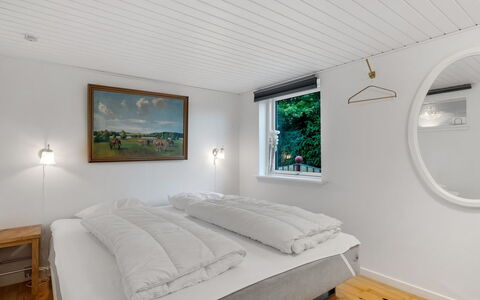 Stefanka - 225M from the Sea: Lit, Chambre, Mur, Design Intérieur, Plafond, Bois, Sol, Sol, Literie, Drap De Lit