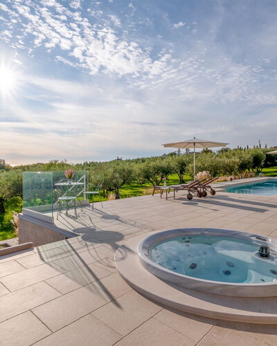 Christall: Piscine, Recours, Eco Hôtel, Loisir, Biens, Ombre, Mobilier De Jardin, Villa, Aménagement Paysager, Chaise