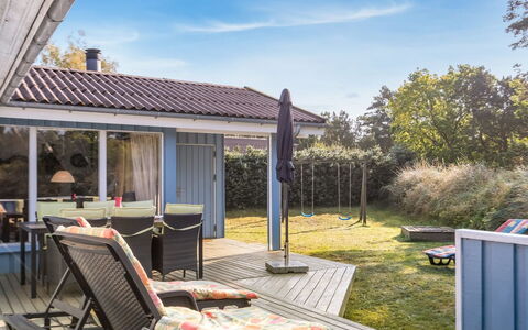 Amai - 100M from the Sea: Bois, Domicile, Porche, Plate-Forme, Dur, Toit, Tache De Bois, Parquet, Eco Hôtel