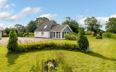 Thrine - 24Km from the Sea