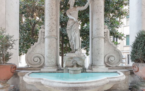 Le Belle Arti: L'Eau, Propriété, Plante, Arbre, Pot De Fleur, Police De Caractère, Sculpture, Statue, Fontaine