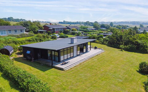 Niesina - 100M from the Sea: Bois, Toit, Architecture, Domicile, Maison, Chalet, Siding, Dur, Pente, Biens