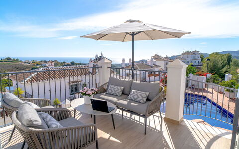 Kinkuna: Ciel, Nuage, Meubles, Propriété, Table, Bleu Azur, Ombre, Station Balnéaire, Mobilier De Jardin, L'Eau