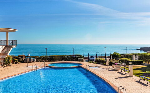 Vinarós 617: L'Eau, Plante, Ciel, Nuage, Propriété, Piscine, Bleu, Bleu Azur, Station Balnéaire, Architecture