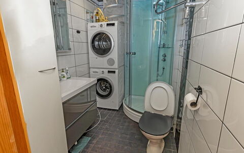Pohjaslahdentie 17 a: Bois, Neige, Chalet, L'Hiver, Toit, Domicile, Gelé, Cabane En Rondins, Siding, Pente