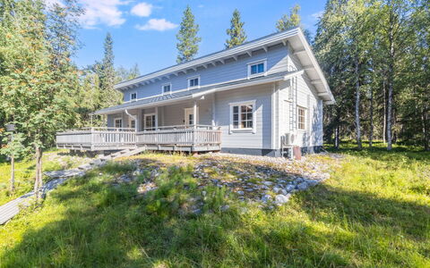 Pohjaslahdentie 17 B: Arbre, Bâtiment, Maison, Domicile, Toit, Chalet, Lot Terre, Siding, Biens