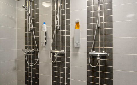 Paju 7: Luminaire Plomberie, Salle De Bains, Plomberie, Tuile, Conception, Tete De Douche, Panneau De Douche, Robinet