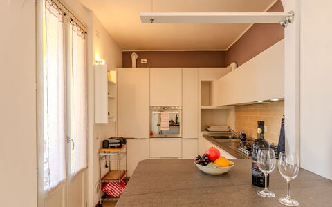 Di Lalla: Design Intérieur, Meubles, Sol, Plafond, Bois, Cuisine, Comptoir, Luminaire, Éclairage, Sol