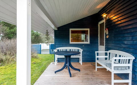 Elpida - 2Km from the Sea: Toit, Maison, Domicile, Chalet, Porte, Siding, Plate-Forme, Porche, Planche, Dur