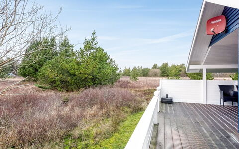 Elpida - 2Km from the Sea: Toit, Maison, Domicile, Chalet, Porte, Siding, Plate-Forme, Porche, Planche, Dur