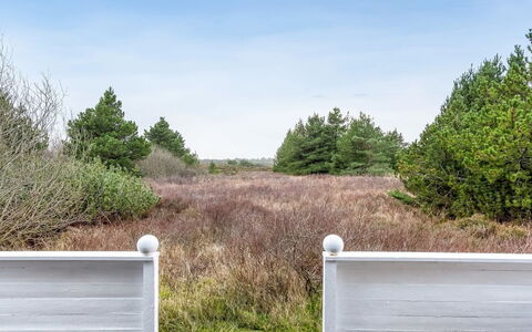 Elpida - 2Km from the Sea: Toit, Maison, Domicile, Chalet, Porte, Siding, Plate-Forme, Porche, Planche, Dur