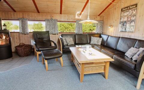 Elpida - 2Km from the Sea: Toit, Maison, Domicile, Chalet, Porte, Siding, Plate-Forme, Porche, Planche, Dur