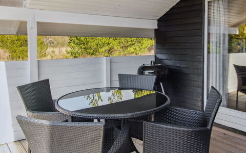 Elpida - 2Km from the Sea: Toit, Maison, Domicile, Chalet, Porte, Siding, Plate-Forme, Porche, Planche, Dur