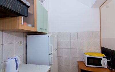 Slanada 183.6: Propriété, Meubles, Bâtiment, Bois, Design Intérieur, Bureau D'Ordinateur, Sol, Table, Sol, Cuisine