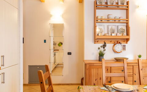 Giove: Cabinetry, Meubles, Propriété, Bois, Tiroir, Design Intérieur, Table, Commode, Sol, Sol