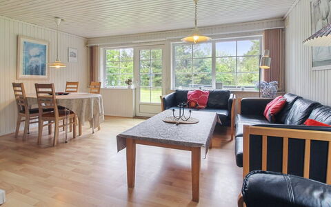 Ylvi - 2.8Km from the Sea: 