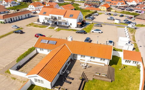 Jeppe - 200M from the Sea: Plafond, Sol, Design Intérieur, Sol, Composite, Meubles, Recours, Hôtel, Conception, Daylighting