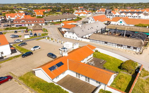 Jeppe - 200M from the Sea: Plafond, Sol, Design Intérieur, Sol, Composite, Meubles, Recours, Hôtel, Conception, Daylighting