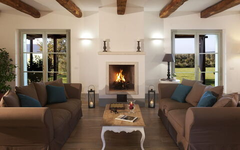 Villa Sant'andrea: Meubles, Propriété, Canapé, Salon, Table, Éclairage, Design Intérieur, Bois, Sol, Confort