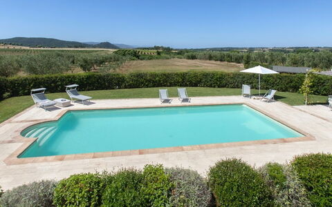 Villa Sant'andrea: L'Eau, Ciel, Propriété, Piscine, Plante, Bâtiment, Rectangle, Ombre, Lot Terre, Loisir
