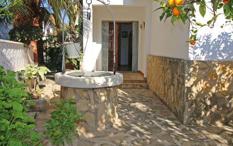 Casa Las Mañas: Plante, Bâtiment, Ciel, Fenêtre, Arbre, Maison, Lot Terre, Quartier, Design Urbain, Zone Résidentielle