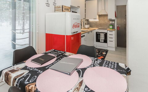Hillaniitty: Design Intérieur, Meubles, Sol, Sol, Cuisine, Plafond, Pièce, Principaux Appliance, Appareil De Cuisine, Éclairage