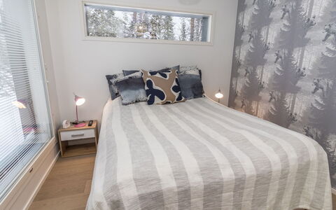 Hillaniitty: Lit, Chambre, Design Intérieur, Literie, Drap De Lit, Meubles, Bois, Linge, Sol, Sol