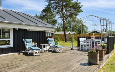 Santeri - 180M from the Sea