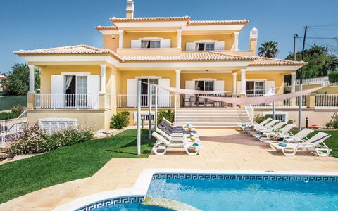 Monte Sol - Vip Properties: Plante, Ciel, Propriété, Bâtiment, Pot De Fleur, Nuage, Architecture, Fenêtre, Table, Mobilier De Jardin