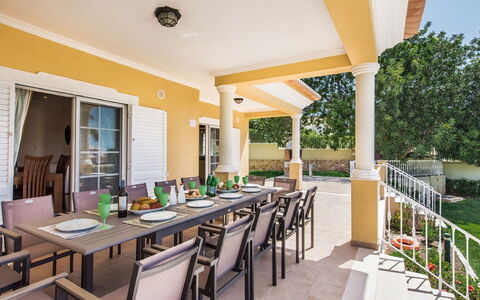 Monte Sol - Vip Properties: Plante, Ciel, Propriété, Bâtiment, Pot De Fleur, Nuage, Architecture, Fenêtre, Table, Mobilier De Jardin
