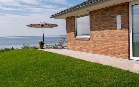 Volmar - 10M from the Sea: Bleu, Arbuste, Chalet, Couverture De Sol, Jardin, Biens, Ombre, Aménagement Paysager, Ferme, Eco Hôtel