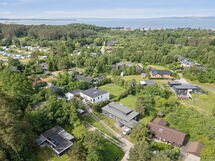 Anthonette - 900M from the Sea