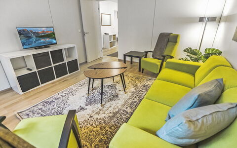Mäntyranta 1: Meubles, Design Intérieur, Sol, Sol, Canapé, Pièce, Plafond, Salon, Éclairage