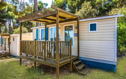 Losinj Mali Losinj 200: Propriété, Bois, Plante, Lot Terre, Arbre, Chalet, Ombre, Loisir, Siding, Immobilier
