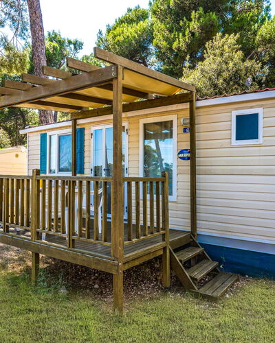Losinj Mali Losinj 200: Propriété, Bois, Plante, Lot Terre, Arbre, Chalet, Ombre, Loisir, Siding, Immobilier