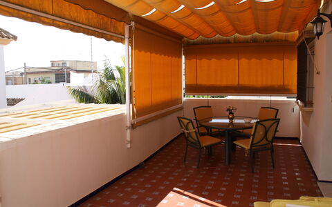 Apartamento Playa De Regla: Propriété, Bâtiment, Bois, Table, Design Intérieur, Ombre, Architecture, Sol, Maison, Sol