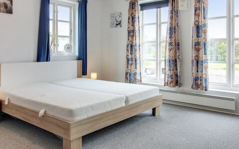 Ilsabe - 25Km from the Sea: Lit, Chambre, Bois, Sol, Sol, Meubles, Design Intérieur, Cadre De Lit, Éclairage, Literie