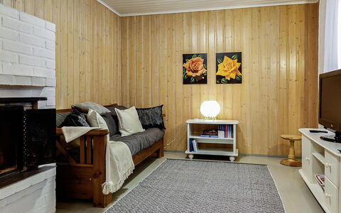 Saajola: Meubles, Design Intérieur, Sol, Mur, Sol, Bois, Plafond, Pièce, Canapé, Salon