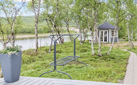 Mökki Tenolla: Meubles, Chaise, Mobilier De Jardin, Table, Bois, Tableau De Plein Air, Table Cuisine Et Salle A Manger, Ombre, Jardin, Parapluie